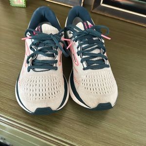 Brooks Glycerin 19 size 9